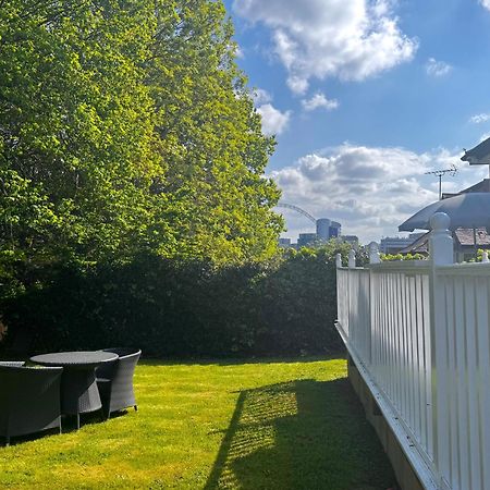 En-Suites With Free Parking 30Min To Central London Londres Exterior foto