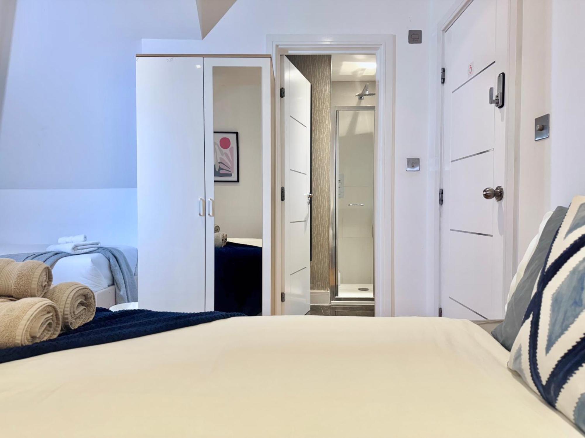 En-Suites With Free Parking 30Min To Central London Londres Exterior foto