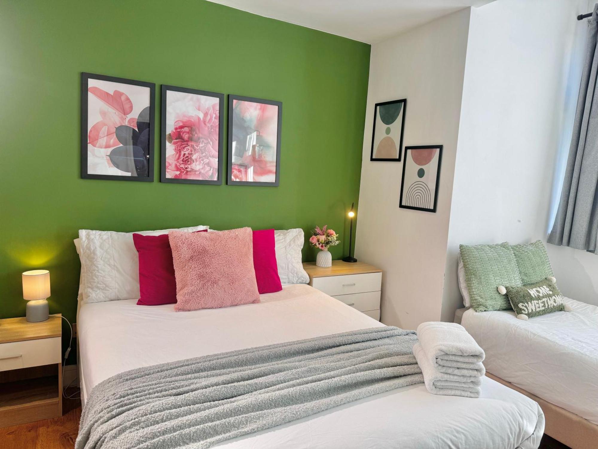 En-Suites With Free Parking 30Min To Central London Londres Exterior foto