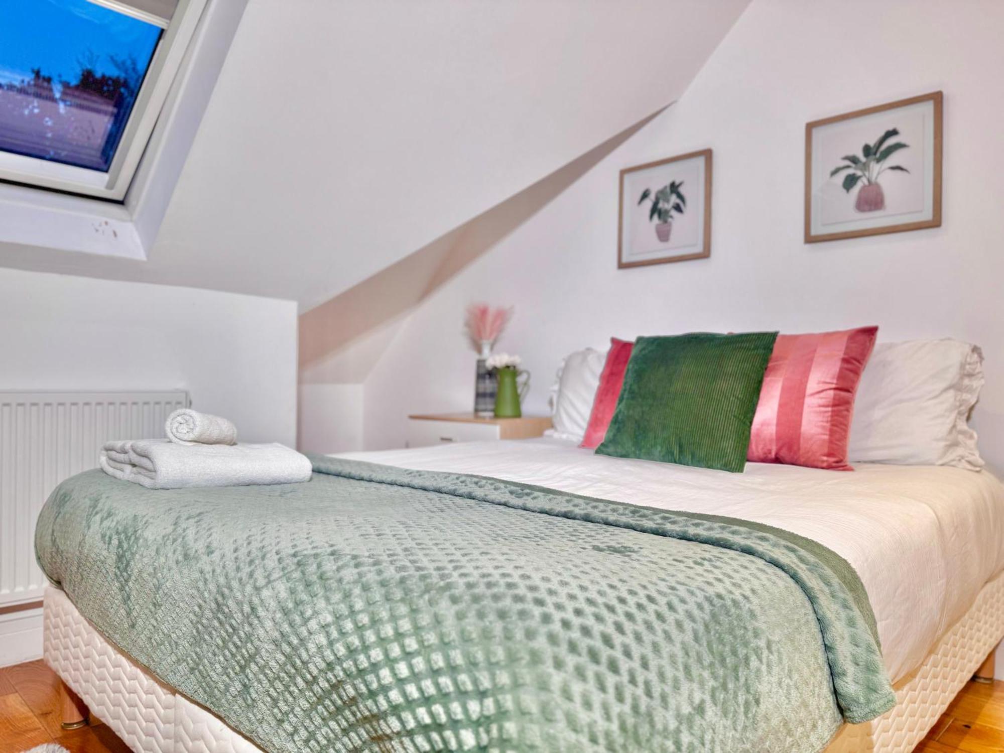 En-Suites With Free Parking 30Min To Central London Londres Exterior foto