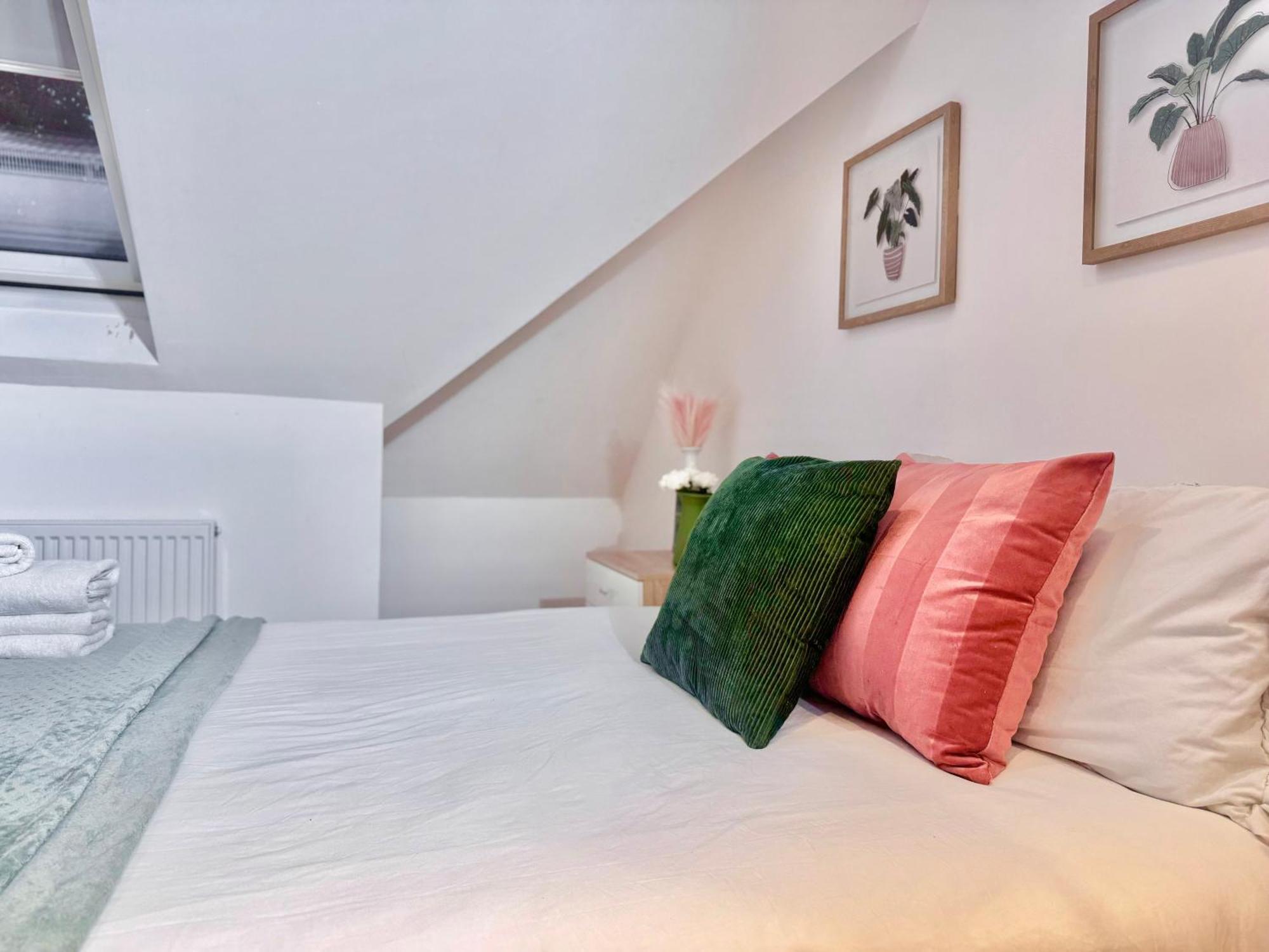 En-Suites With Free Parking 30Min To Central London Londres Exterior foto