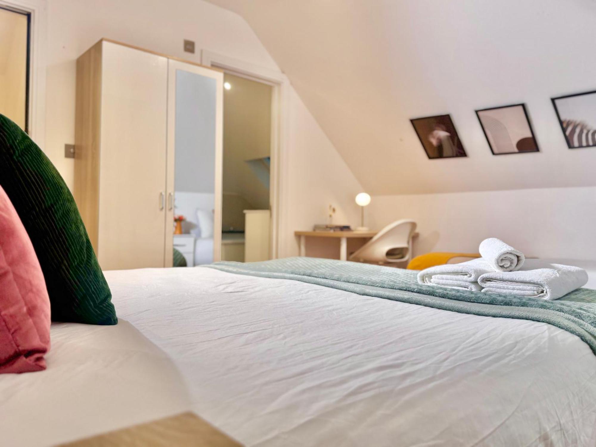En-Suites With Free Parking 30Min To Central London Londres Exterior foto
