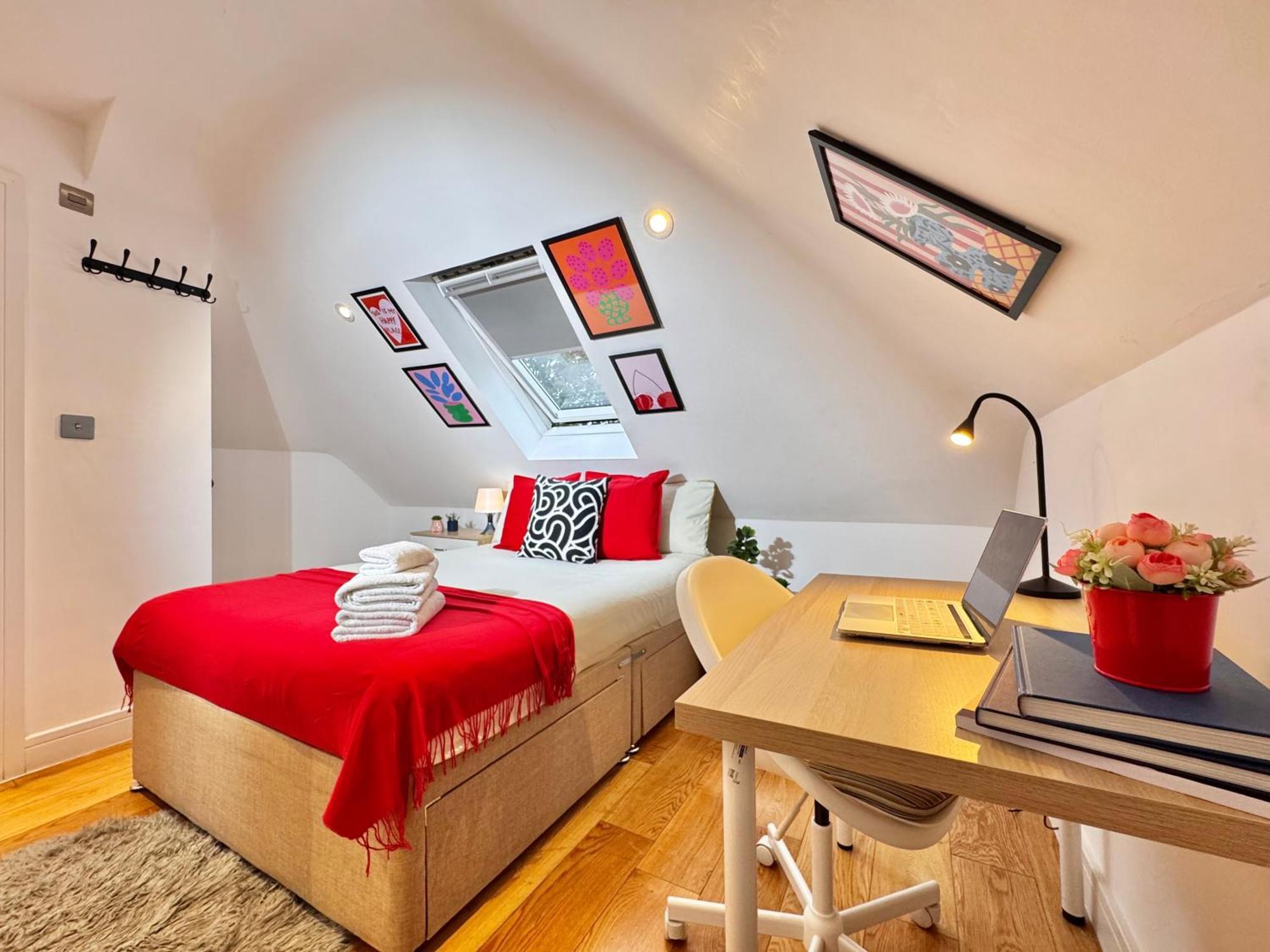 En-Suites With Free Parking 30Min To Central London Londres Exterior foto