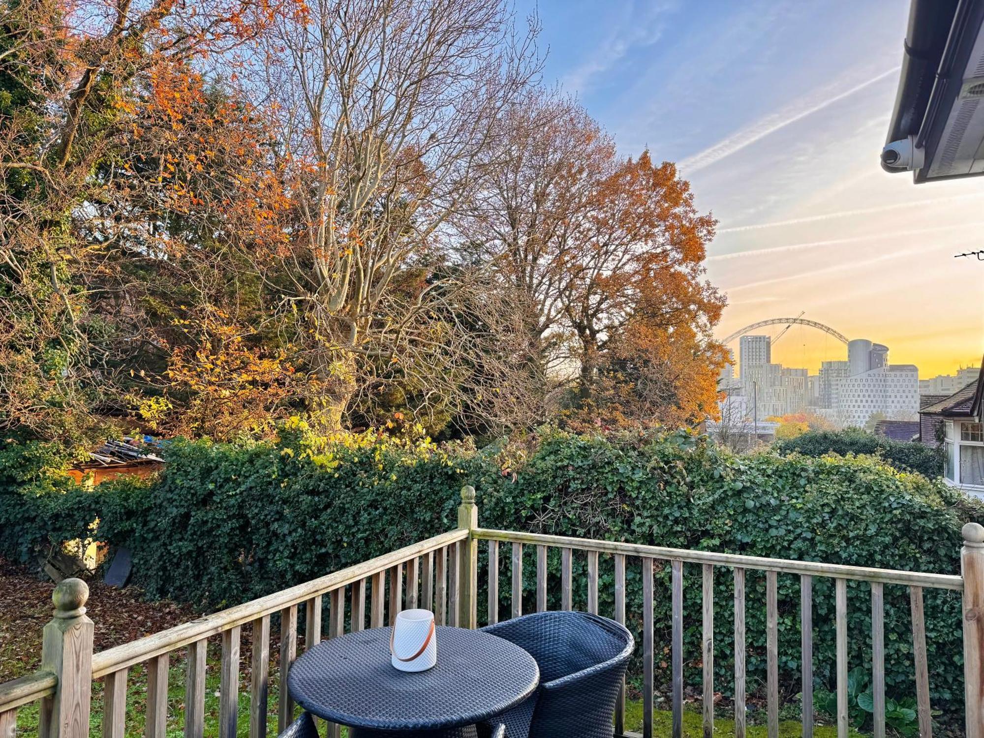 En-Suites With Free Parking 30Min To Central London Londres Exterior foto