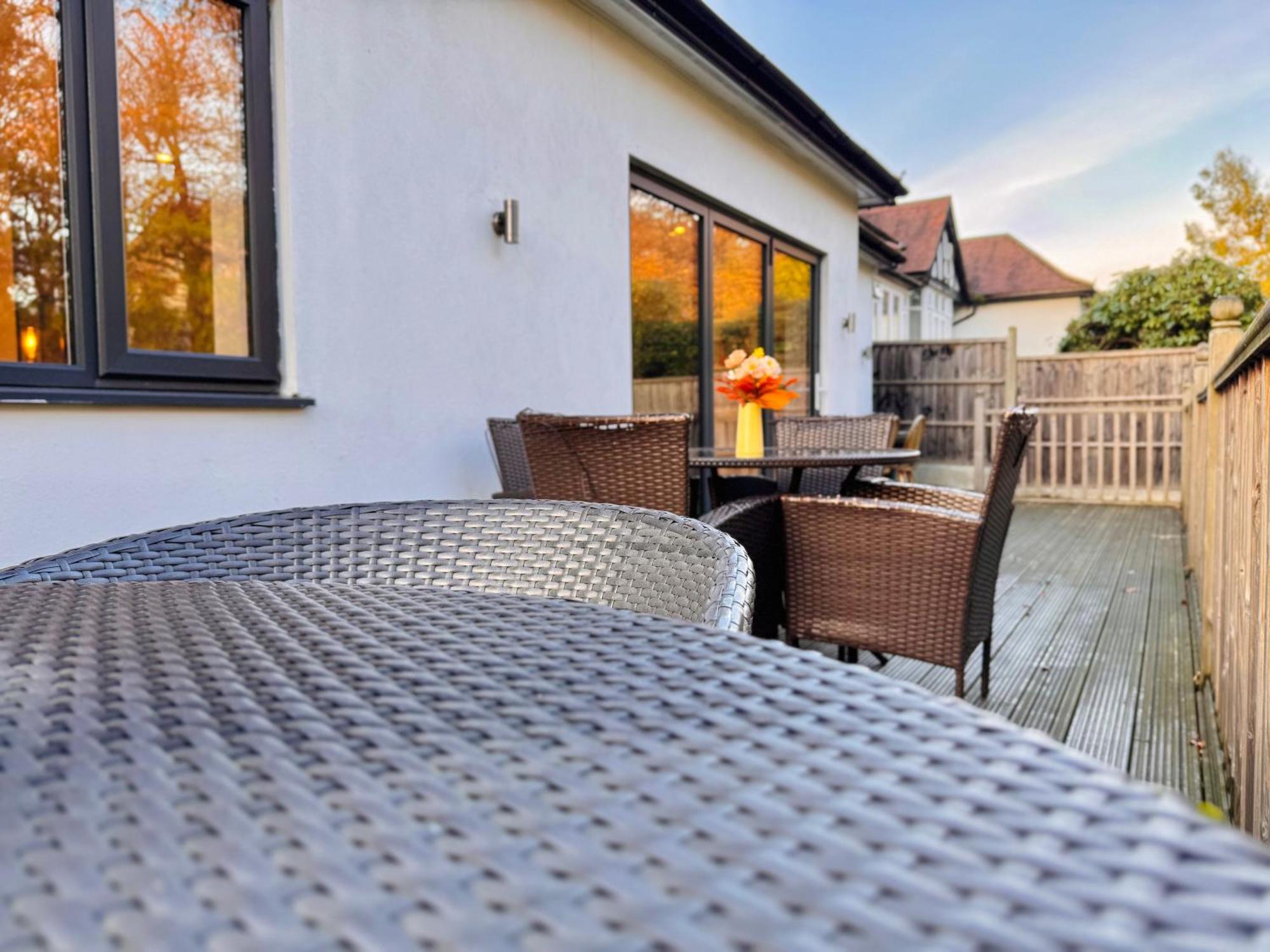 En-Suites With Free Parking 30Min To Central London Londres Exterior foto