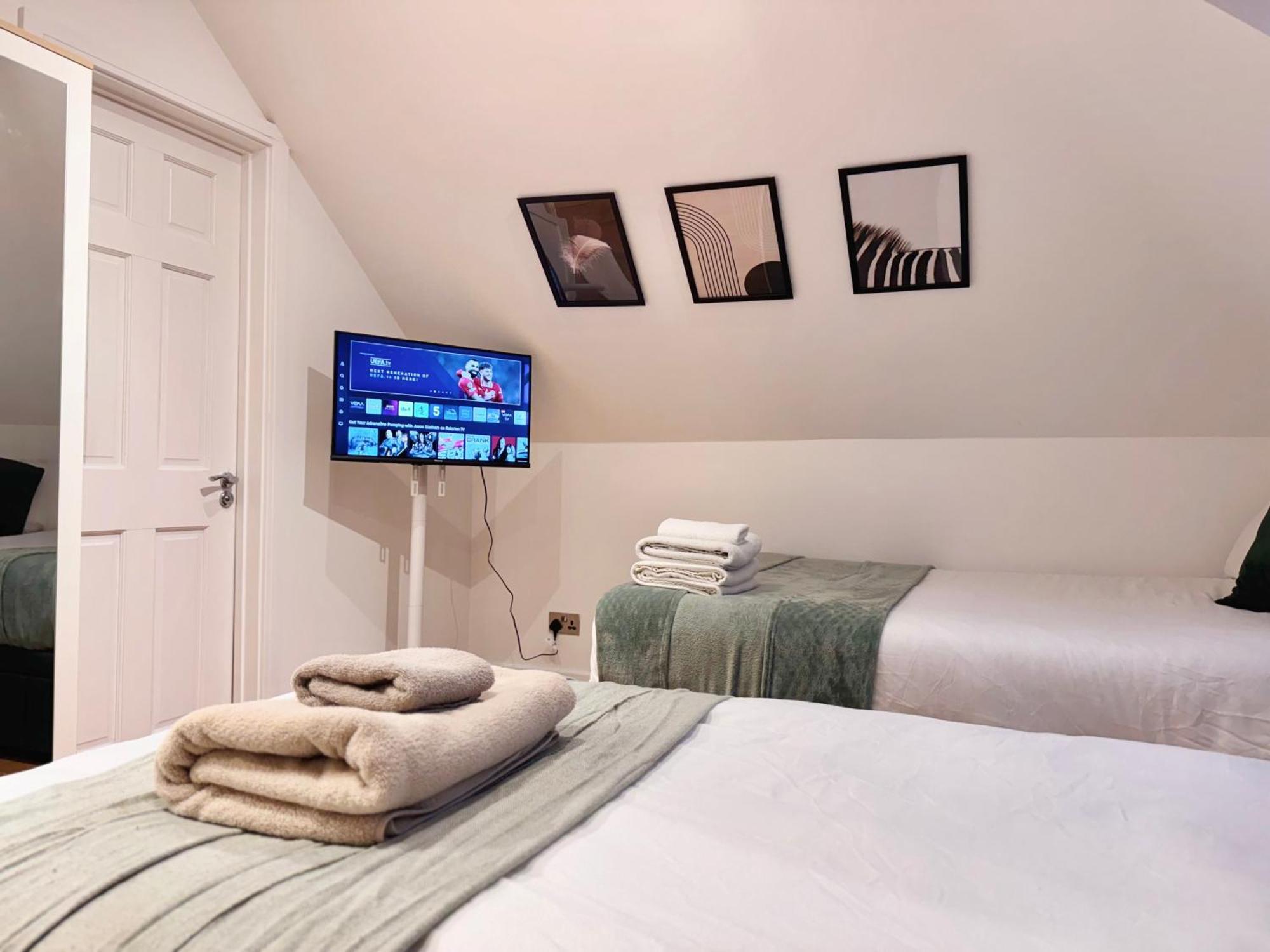 En-Suites With Free Parking 30Min To Central London Londres Exterior foto
