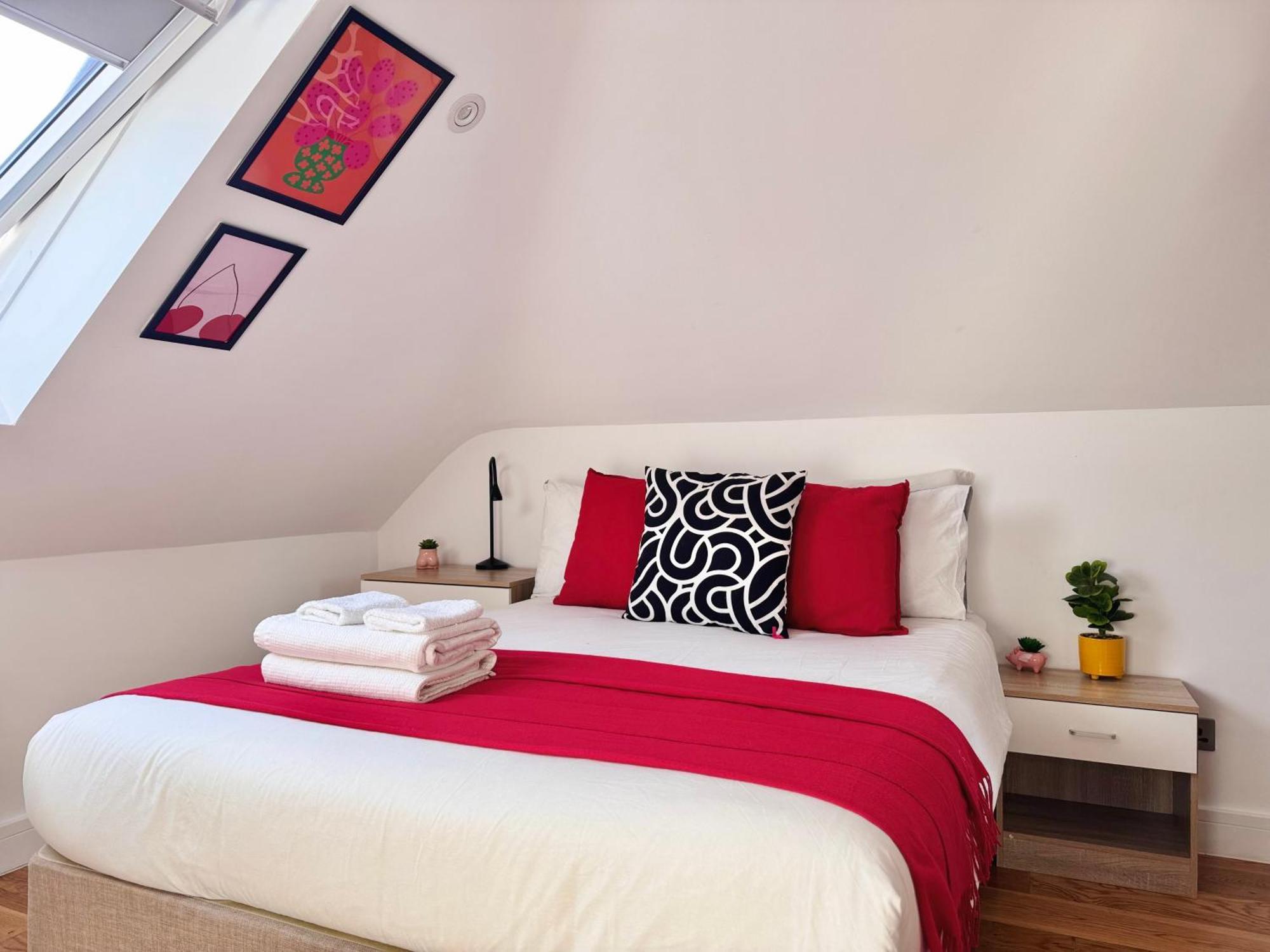 En-Suites With Free Parking 30Min To Central London Londres Exterior foto