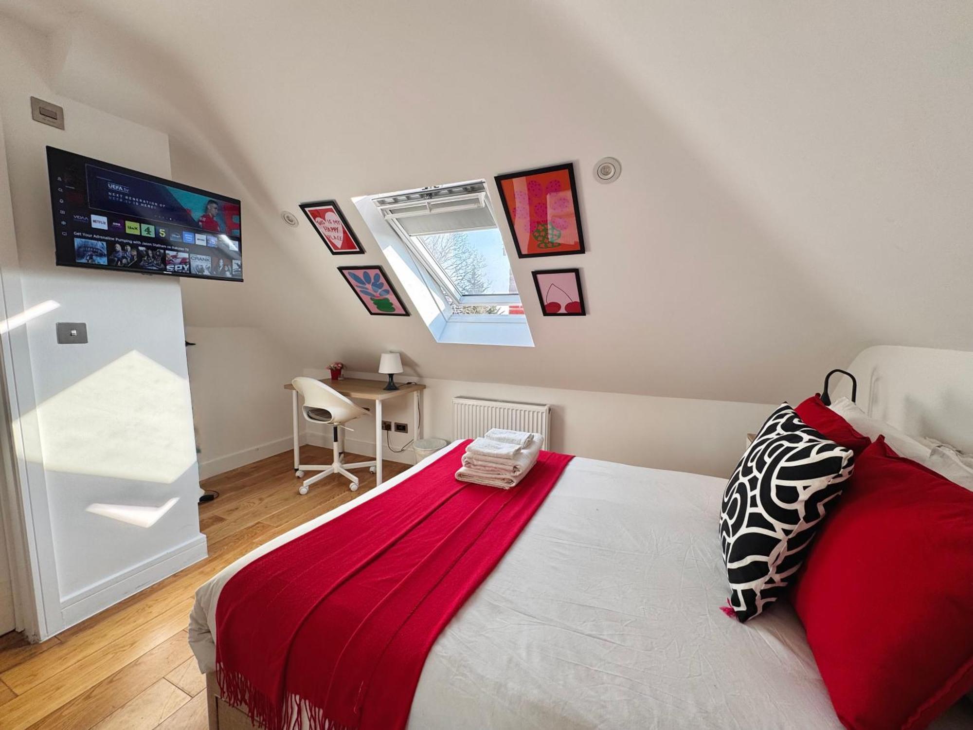 En-Suites With Free Parking 30Min To Central London Londres Exterior foto