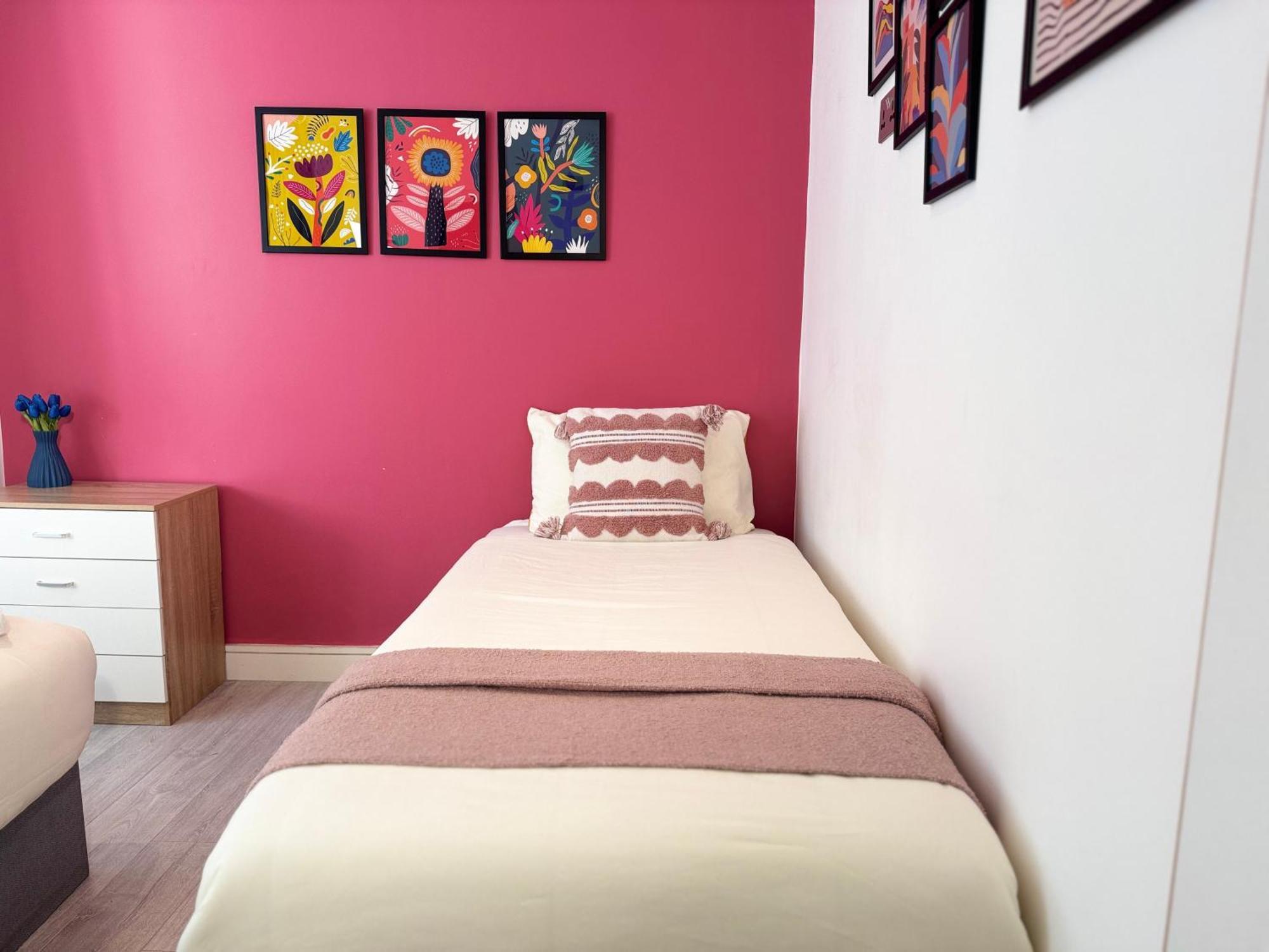 En-Suites With Free Parking 30Min To Central London Londres Exterior foto