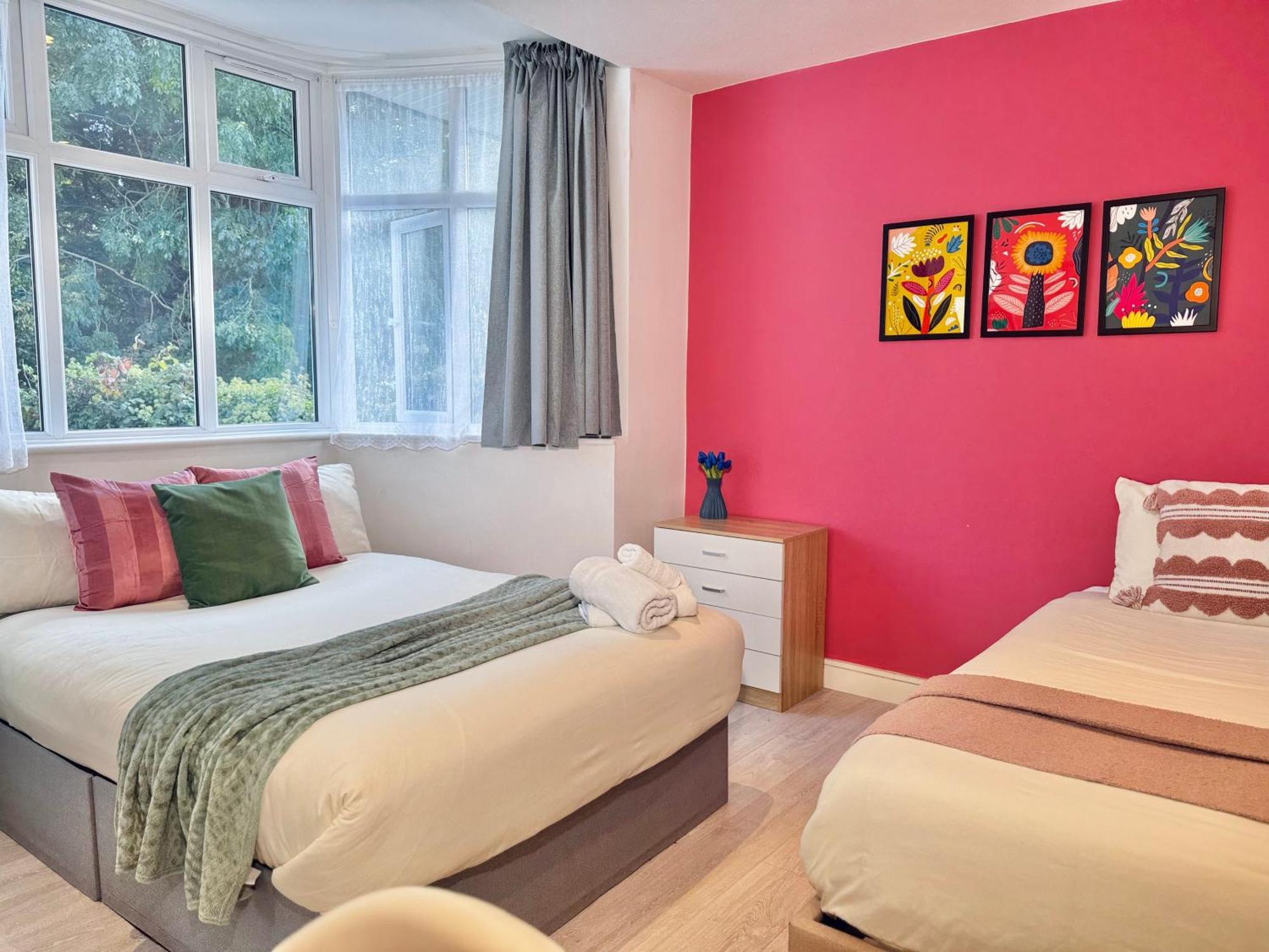 En-Suites With Free Parking 30Min To Central London Londres Exterior foto