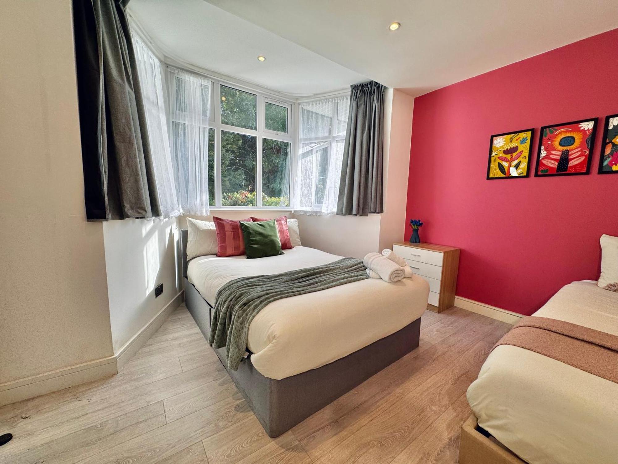 En-Suites With Free Parking 30Min To Central London Londres Exterior foto