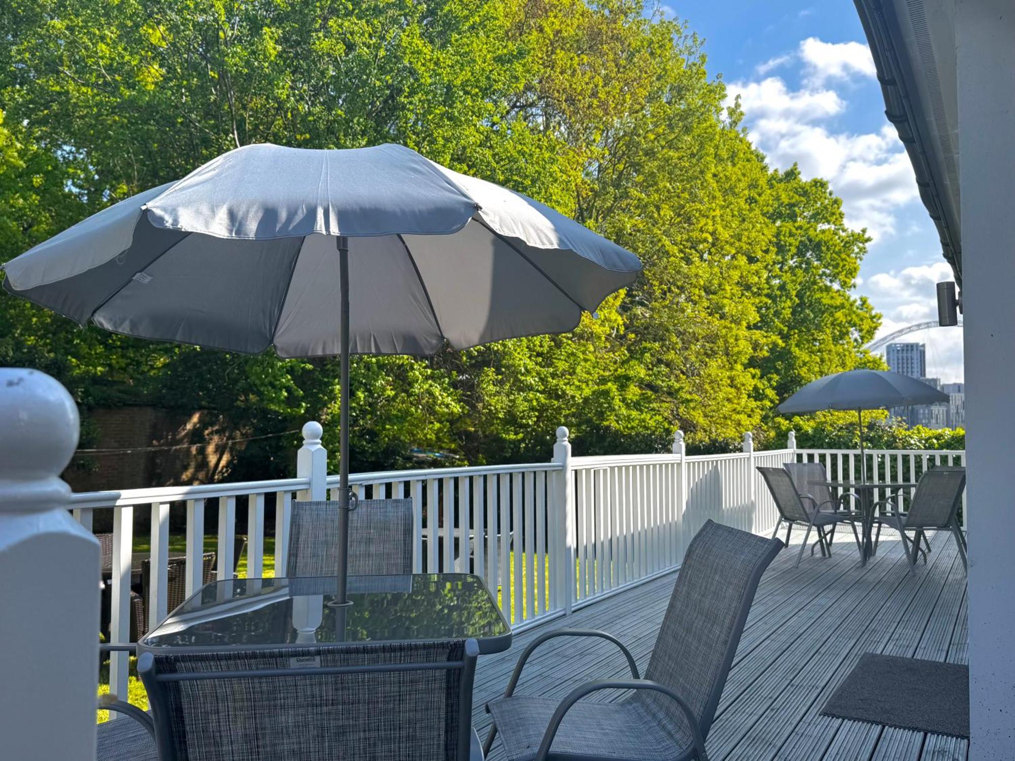 En-Suites With Free Parking 30Min To Central London Londres Exterior foto